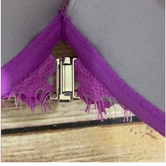 Size: 36DDD Closes in front. Adjustable straps - Picture 5 of 6